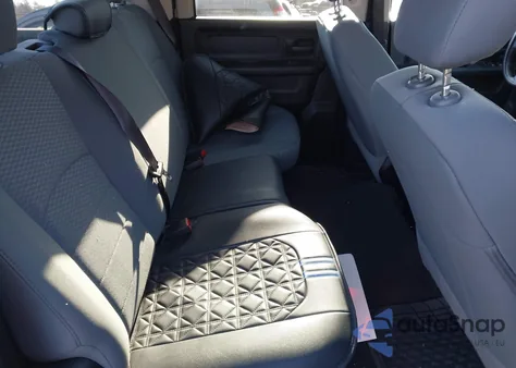 2019 Ram 1500 Classic Tradesman 4X4 5'7 Box из США, поврежденный, VIN 3C6RR7KG2KG723175